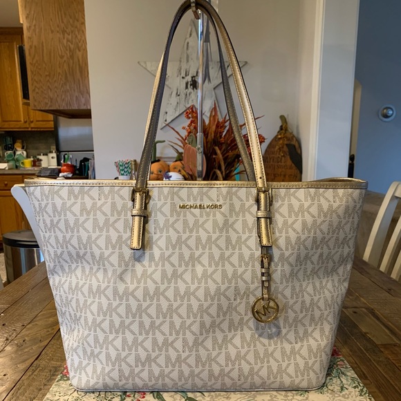 Michael Kors Handbags - Michael Kors Large Tote Vanilla with Gold